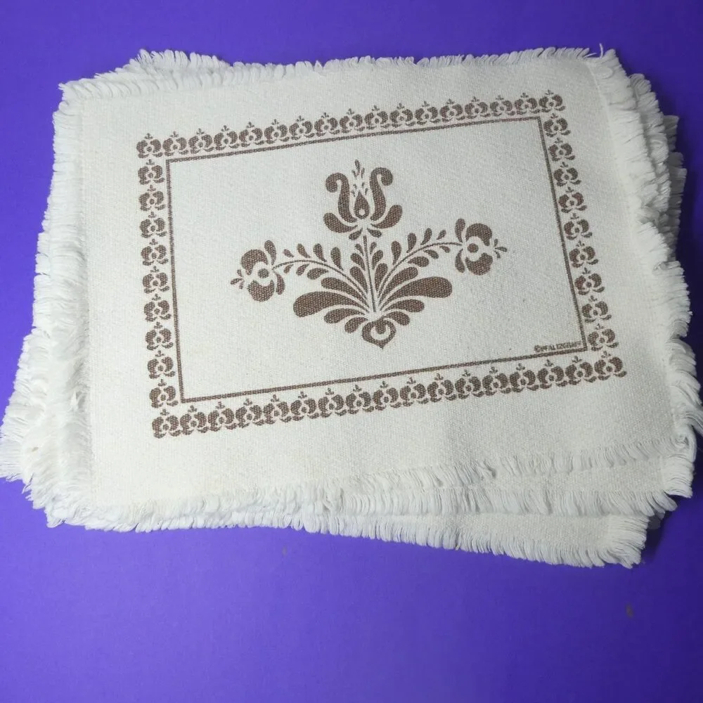 Pfaltzgraff Village Set of 8 Woven Cloth Placemats 12